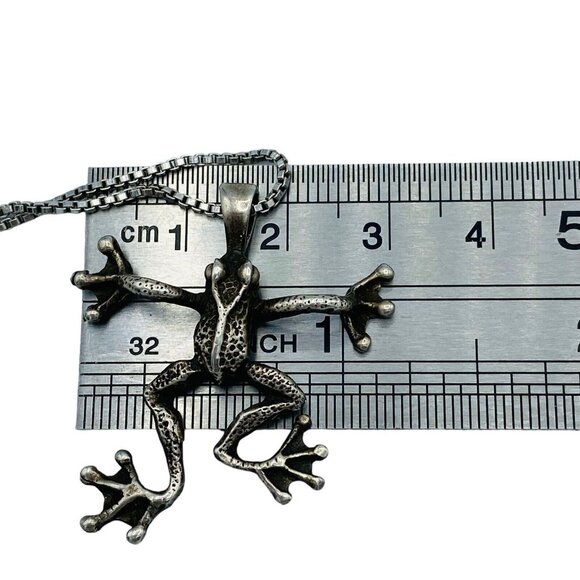 Sterling Silver 925 Crawling Frog Toad Pendant Necklace Amphibian Figural - Picture 8 of 9